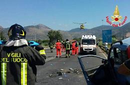 Incidente, il vigile-infermiere si ferma per caso e rianima la bimba