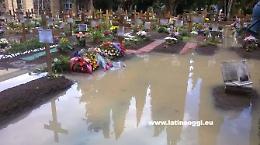 E' bastata una notte di pioggia e il cimitero è inagibile 