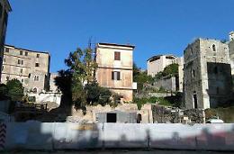 Teatro romano, cede anche l'ultimo inquilino