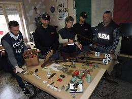 [FOTO] Simula il furto di alcune armi del fratello morto, arrestato un 72enne