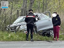 Incidente sulla Nettunense, un Suv finisce fuori strada