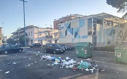 Il murales "di facciata" per coprire il degrado accanto alla scuola Cena