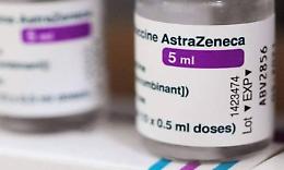 Vaccino Covid, l'Astra Zeneca fa paura: tutti a caccia di Pfizer