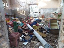 [FOTO] Rifiuti speciali abbandonati in due edifici rurali, scatta il sequestro