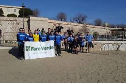 "Fare Verde" si mobilita e ripulisce la spiaggia