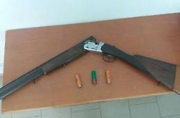 Minacce col fucile, con tanto di sparo: arma sequestrata e due persone denunciate