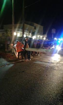 [FOTO] Sfondano il passaggio al livello di Villa Claudia e vanno via: rintracciati e denunciati due anziani