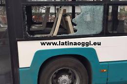 Il "regalo" dei tifosi del Frosinone alla citt&agrave;. Cinque autobus di linea gravemente danneggiati