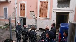 [FOTO] Via Gorizia, iniziate le prove di carico sul palazzo pericolante