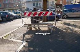 Panchine pericolose in piazza Garibaldi