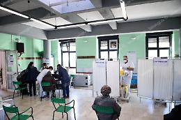 Vaccini, si accelera con gli over 80: inaugurata una nuova sala