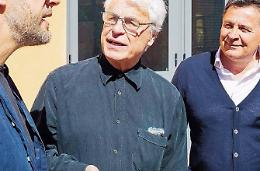 Apre la scuola delle Arti diretta da Michele Placido