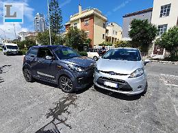 Scontro tra auto e microcar in via dei Mille, ferito un adolescente
