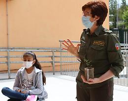 Ragazze e ragazzi in azione per l'ambiente e la sughereta San Vito