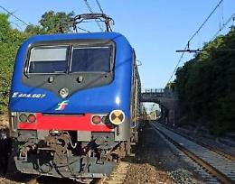 Cadavere lungo la ferrovia, linee bloccate