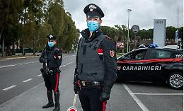 Lo fermano a bordo di un'auto rubata, denunciato per ricettazione