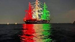 L'Amerigo Vespucci dà spettacolo nel mare pontino