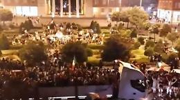Festeggiamenti per l'Italia a bordo di un camion, denunciato il conducente