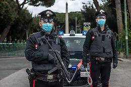 Tentano di rubare un motorino in centro, arrestate due persone