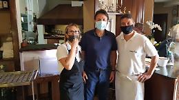 L'ex premier  Giuseppe Conte fa tappa ad Aprilia,  pranzo relax al Tuca Tuca