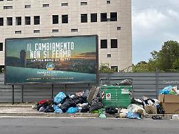 Rifiuti e decoro, il boomerang dei manifesti di Lbc sul "cambiamento"