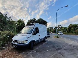 Ambulante rapinato in strada