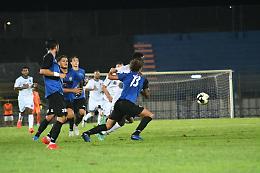 La doppietta di Carletti fa felice il Latina: 2-0 alla Paganese