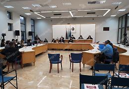 Interventi troppo lunghi in Consiglio, la trascrizione costa troppo