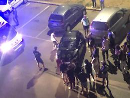 Centra una minicar facendola ribaltare, poi fugge senza prestare soccorso