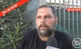 Morta nel bagno di casa in un lago di sangue: indagato il figlio