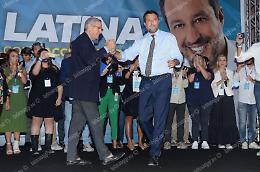 Salvini in piazza per Zaccheo: "Possiamo vincere al primo turno"
