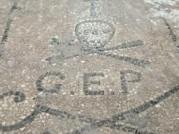 Lavori al cimitero, rinvenuto un mosaico: ora il sopralluogo
