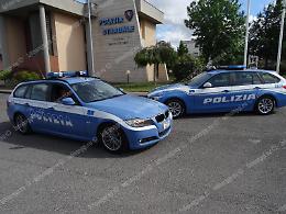 Si chiude in macchina, salvata una bambina di meno di due anni