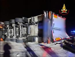 Incidente sulla Formia-Garigliano, coinvolti un mezzo pesante e un'auto