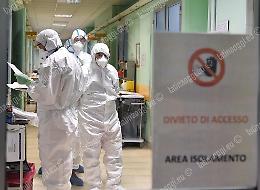 Covid, no vax: salgono a nove gli operatori sanitari allontanati dal lavoro