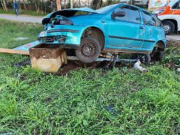 Incidente su via Litoranea, auto si scontra con un mezzo pesante
