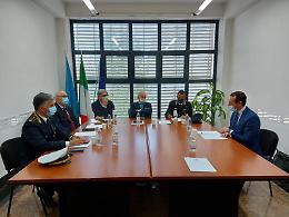 Il Prefetto Falco incontra il sindaco Mantini e dà il benvenuto ad... Amazon