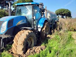 Bloccato nei campi, ladro messo in fuga abbandona il trattore rubato