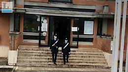 Imbrattano le aule di una scuola e si riprendono sui social: denunciati