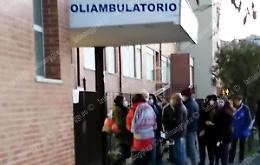 Poliambulatorio Asl, prestazioni ridotte e caos