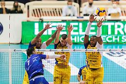 Top Volley, che peccato: avanti 2-0 si fa rimontare da Modena