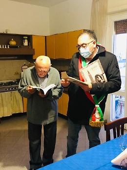 Una targa per i 100 anni di Guglielmo