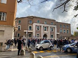 Gli studenti finiscono l'occupazione, ma il Classico protesta