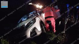 Incidente all'incrocio, ferita una donna trasportata in ospedale