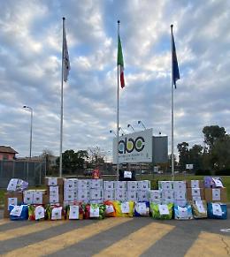 Abc, Natale solidale: i lavoratori donano oltre 600 kg  di pacchi alimentari