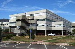 Aggredisce la madre e danneggia l'ospedale Fiorini, arrestato un 33enne