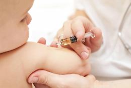 Vaccinazione pediatrica, le prenotazioni rallentano