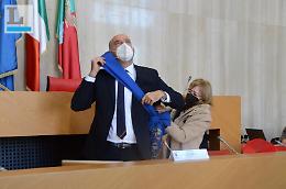 Stefanelli si insedia parlando di Pnrr. Con un ricordo di Michele Forte