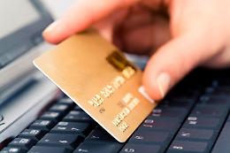 Truffano un 64enne con una vendita online, 6 denunciati