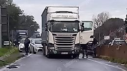 Camion in panne, traffico in tilt sulla Pontina